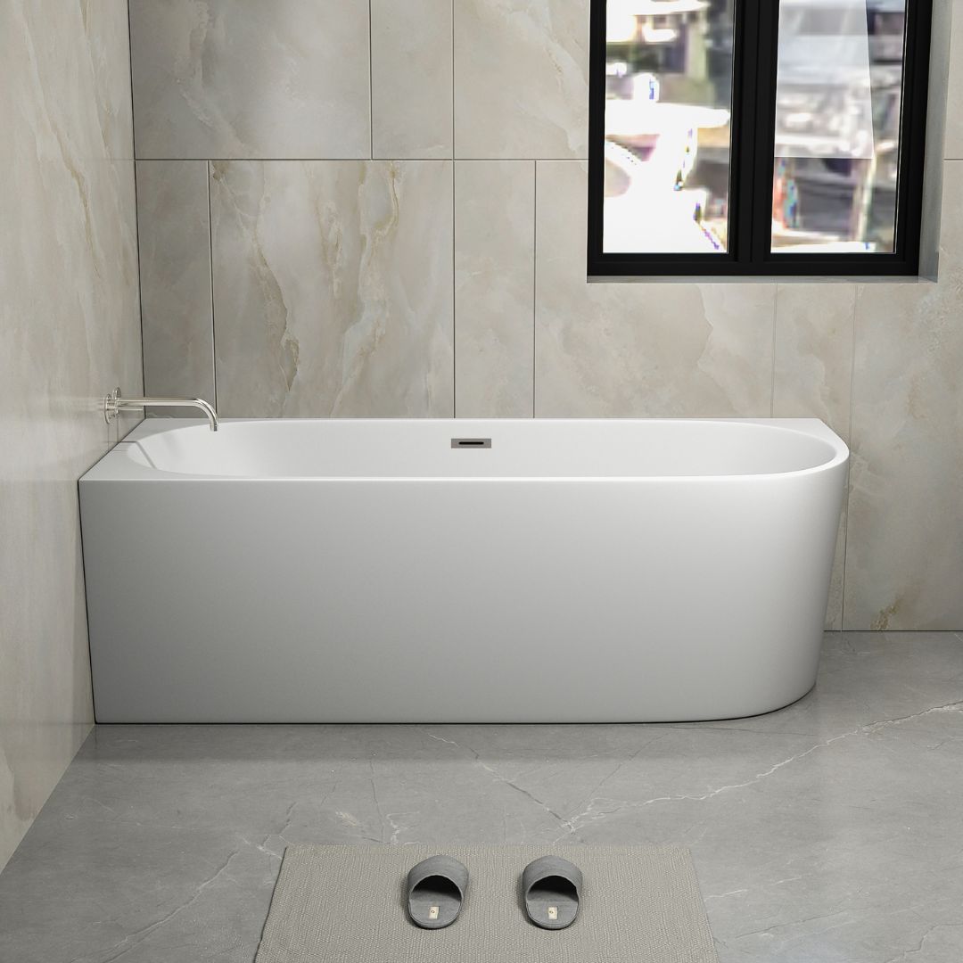 Faro corner bathtub in 3 different sizes