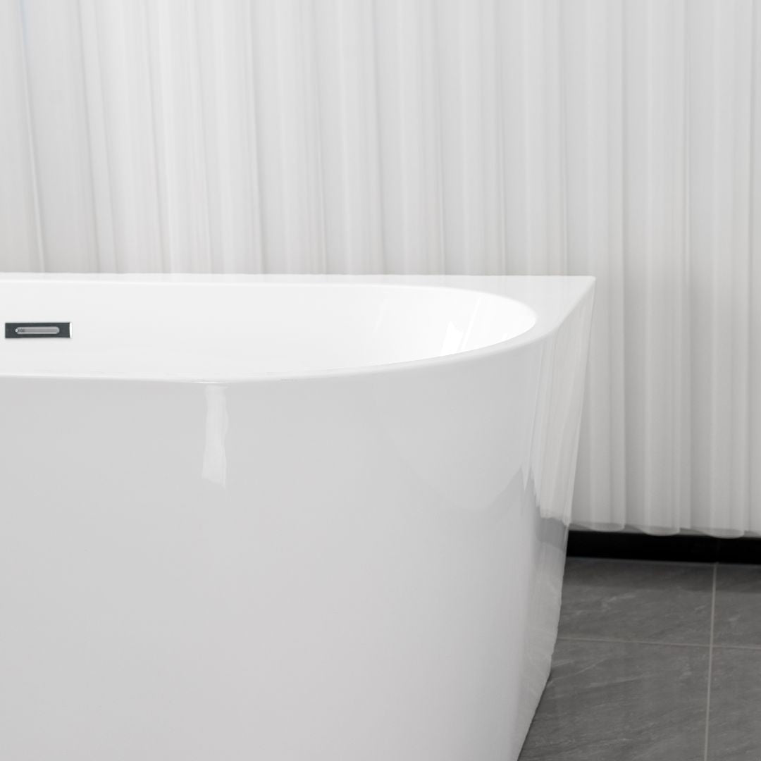 Faro corner bathtub in 3 different sizes
