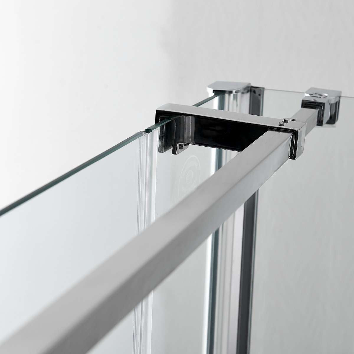 Connecting bracket for U-shaped shower enclosures - chrome