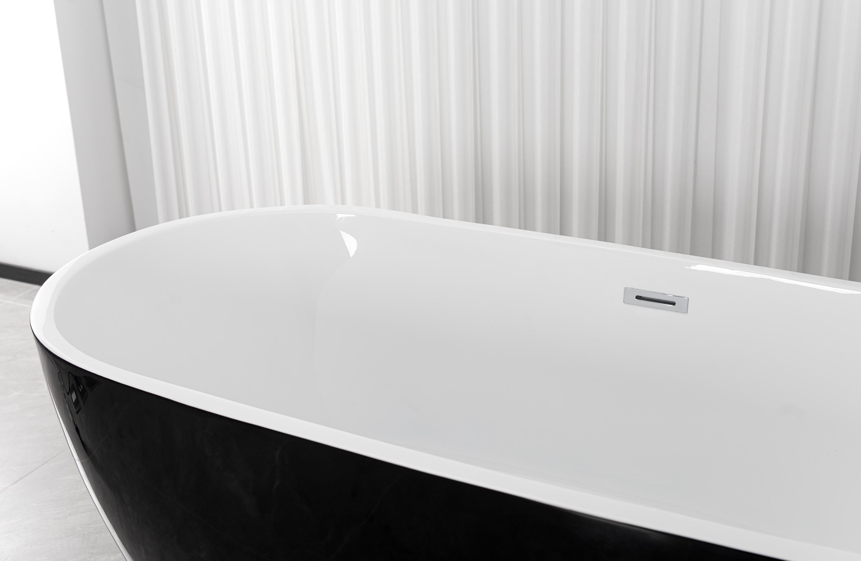 Freestanding bathtub CUBA 170x75x58 cm