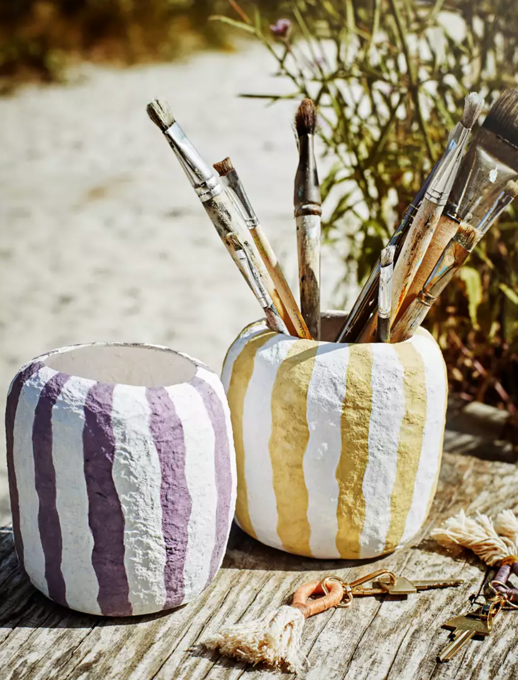 Handbemalte Vase aus Zellstoff