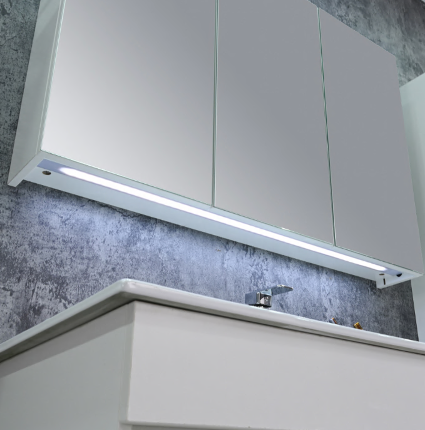 Bathroom furniture set BELLUNO white