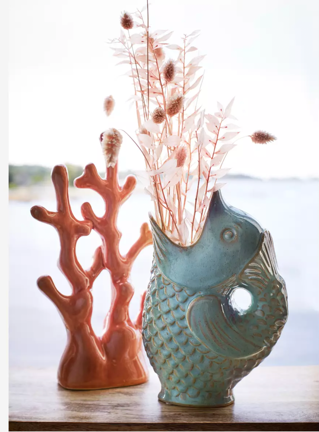 Earthenware vase