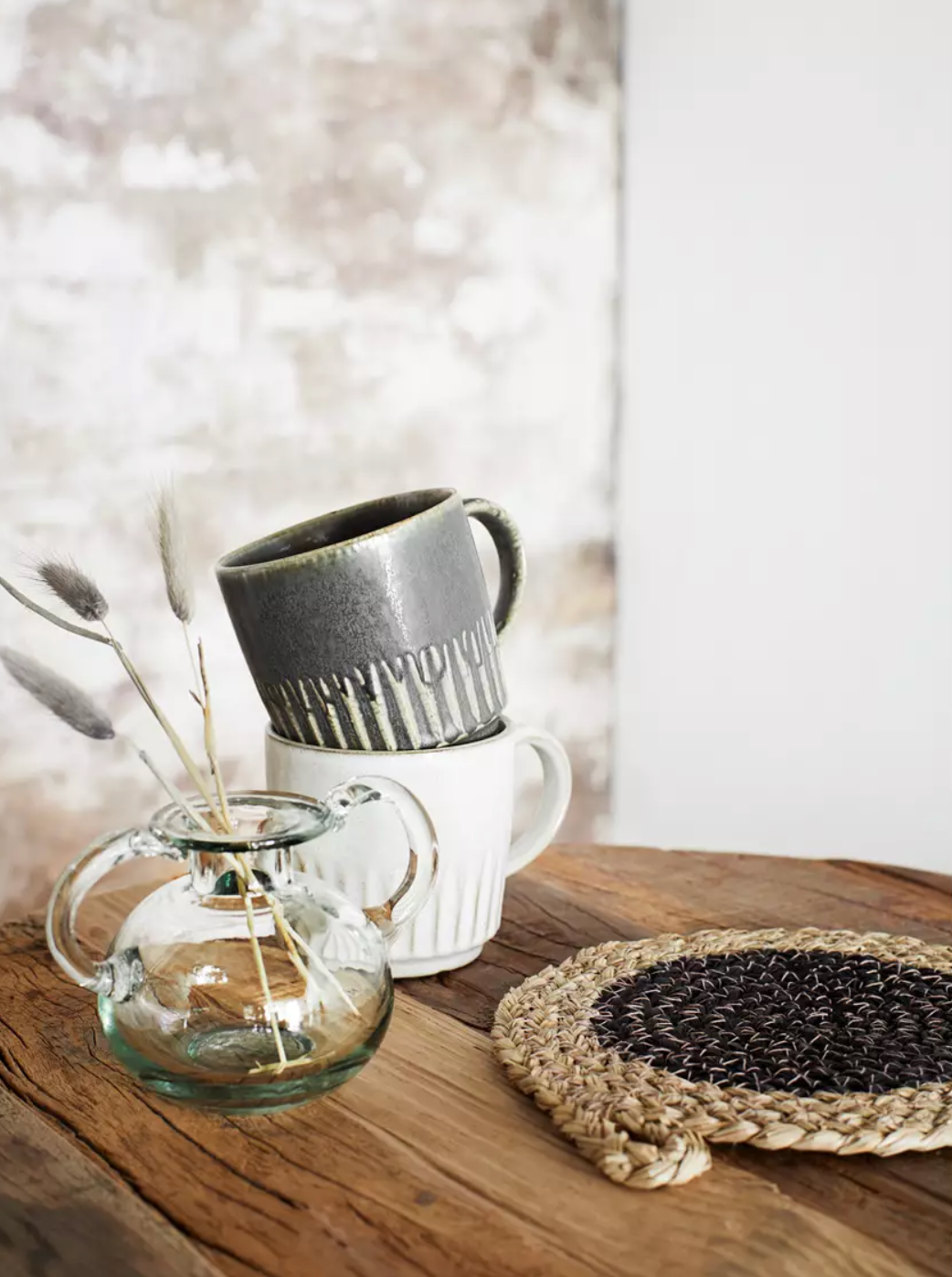 Earthenware mug