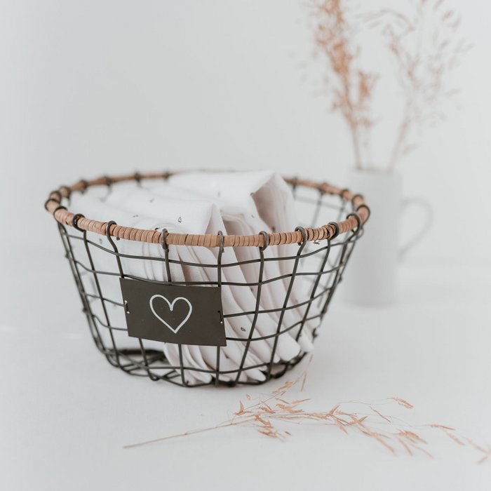 Cesta de alambre redonda con corazón 20cm