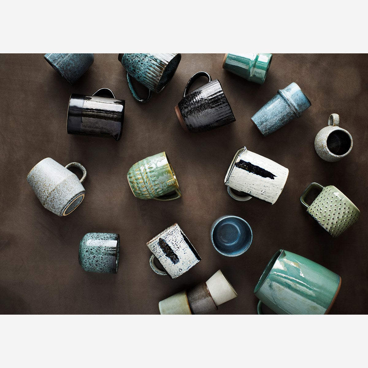 Stoneware mugs in a set of 6