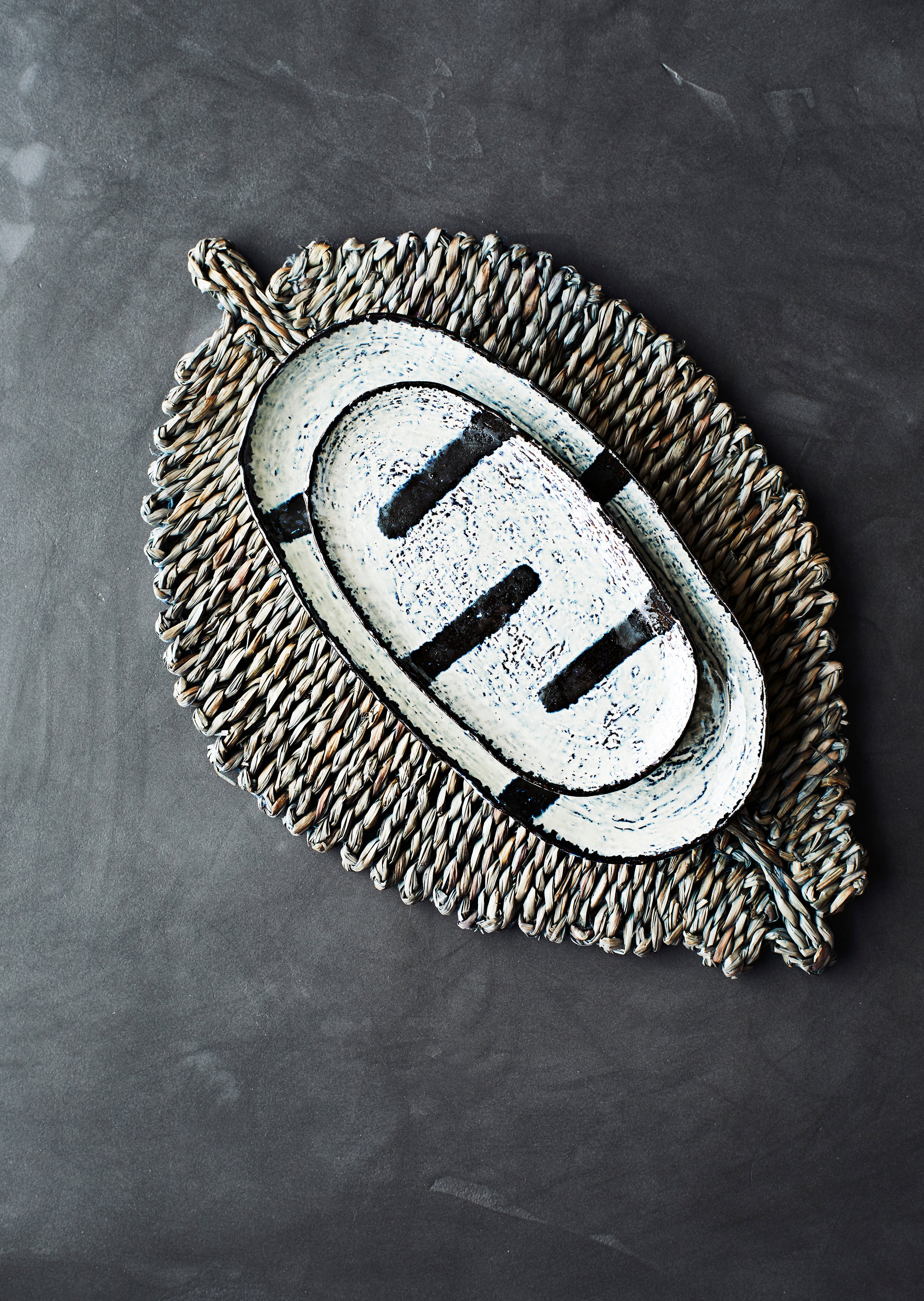 Stoneware plate Stripe oval