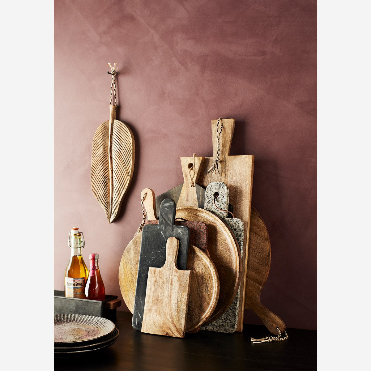 Tabla de servir en forma de hoja de madera de mango